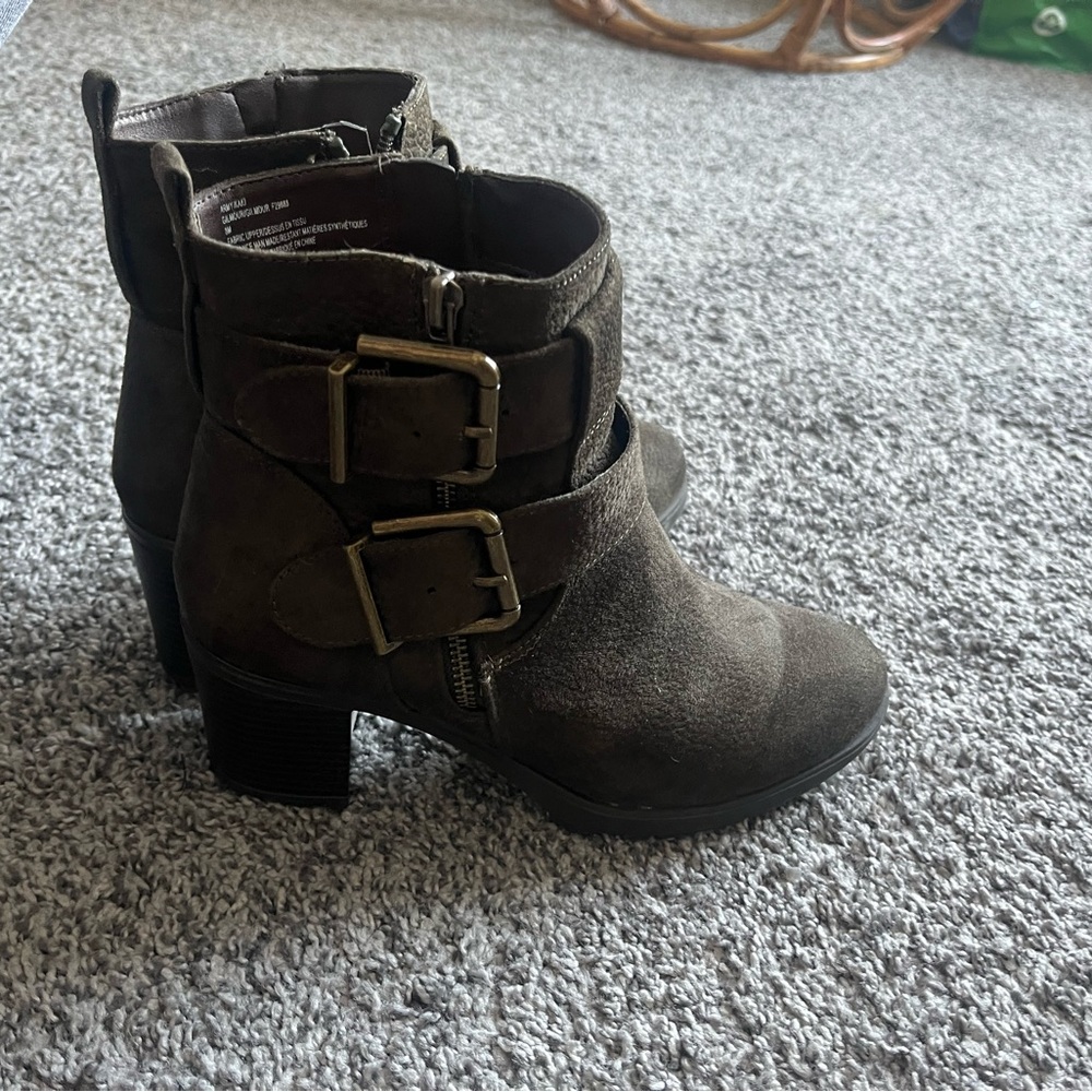 Greenish brown healed boots
